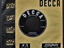 THE ROLLING STONES DECCA SINGLE MADE IN PORTUGAL 7 *STREET FIGHTING MAN PF.2282