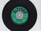 JACKPOT/ CAN'T DO WITHOUT IT  -  UNIQUES feat. SLIM SMITH  (70 ROCKSTEADY 7