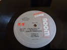 JOHNNY OSBOURNE - I'M MOVING ON UP / VERSION - LIVING ROOM - DANCEHALL