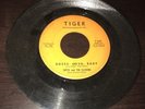TIPPIE and THE CLOVERS - Bossa Nova Baby Tiger Records T-201 VG+ ORIGINAL 1962