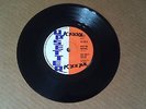 BOB MARLEY & THE WAILERS - KEEP ON MOVING / AFRICAN HERBSMAN (UPSETTER 7
