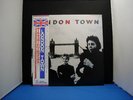 WINGS LONDON TOWN with poster JAPAN