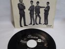 The Beatles - She Loves You / I'll Get You - 45 rpm Swan S-4152 + PS