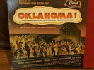 DECCA  presents THE 1943 MUSICAL 