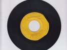 SUFFERER  -  KINGSTONIANS  -  KISS A FINGER  (68 SKINHEAD REGGAE  7