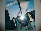 Ramones:Leave Home 1st USA press LP w/ Carbona Not .. SIGNED BY DEE DEE & JOHNNY