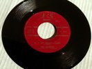 JAYNETTS Is It My Imagination-Cry Behind The Daisies RARE GROUP SOUL 45 on J&S