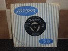 THE DUBS 'GONNA MAKE A CHANGE/BESIDE MY LOVE' LONDON 45-HL8684 VG++ RARE