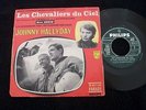 45T BOF LES CHEVALIERS DU CIEL 2EM SERIE JOHNNY HALLYDAY LE CIEL NOUS FAIT REVER