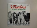 MONKEES: Pleasant Valley Sunday + 3-Portugal 7