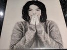BJORK - Debut(UK 1993 1ST PRESS VINYL ALBUM / BOOKLET)