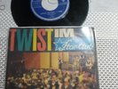 `7`vinyl The Rattles, Sticks and Stones, Twist im Starclub 7, Philips 345 620