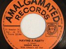 DENNIS WALKS - HAVING A PARTY - AMALGAMATED ( SKINHEAD 7 )