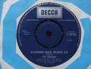 KINSMEN - GLASSHOUSE GREEN,SPLINTER RED/IT'S STARTED TO RAIN AGAIN 1968 DECCA.