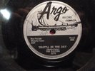 78 rpm. THE RAVENS DEAR ONE // THAT'LL BE THE DAY (CHUCK BERRY ON GUITAR) ARGO