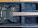 KISS signierte Gitarre Gene Simmons Paul Stanley Tommy Thayer signed Guitar