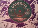 THE CAPRIS - THERES A MOON OUT TONIGHT - COLUMBIA 45