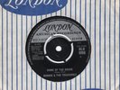Pop & Beat: 1960s-BONNIE & THE TREASURES-HOME OF THE BRAVE-LONDON