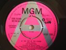 The Formations - At The Top Of The Stairs / Magic Melody (1968) DEMO - MGM 1399