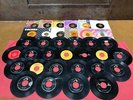 LOT: 35 ELVIS PRESLEY 45s EPs US RCA HOUND DOG RIP IT UP HEARTBREAK RARITIES++