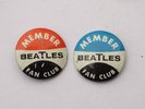 Vintage THE BEATLES Group fan club Members original music tin Pin Badges