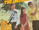 THE SEEKERS - ROVING WITH THE SEEKERS - VINYL RECORD - 1971 - AUTOGRAPHED