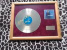 disque d or dédicacé Johnny Hallyday