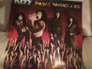 Kiss SMASHES THRASHES & HITS Brand New 180g Vinyl KISSTERIA Road Case Exclusive