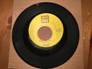 THE BEATLES TWIST AND SHOUT / THERE’S A PLACE 9001.06 (SPIZER) ERROR OFF CENTER