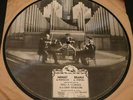 VINYLE  25 CM   MENUET  BRANLE   TRIO  A  CORDES  SATURNE