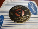 DAVE BARRY & SARA BERNER OUT OF THIS WORLD WITH FLYING SAUCERS 1956 GOLD LONDON