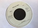 GERI HALLIWELL ( SPICE GIRLS )  LIFT ME UP .  NUMBER 1 HIT 1999 . RARE 7”. vinyl