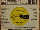 Robbie Peters - Double Trouble / She Does Everything For Me - 1967 7