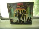 ****KISS SIGNED LP LOVE GUN 1977 BY THE 4 MEMBERS OF THE ROCK GROUP****