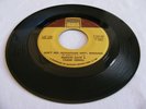 MARVIN GAYE & TAMMI TERRELL - AIN'T NO MOUNTAIN HIGH ENOUGH / GIVE A... - TAMLA
