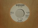 The Bees Leave Me Be She's An Artist MIRWOOD White Label Promo FOLK ROCK 45 ORIG