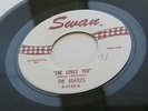 THE BEATLES  ORIGINAL 1964 USA  SWAN  45  SHE LOVES YOU