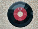 45 RPM She's Mine/Chicken Walk, Hasil Adkins on Air VG