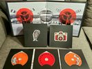 The White Stripes LIMITED EDITION BOX SET: Under Great White Northern Lights M/F