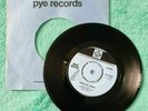 ( THE KINKS ) - DAVE DAVIES - HOLD MY HAND. 