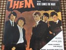 THEM ( VAN MORRISON )  - GLORIA /  HERE COMES THE NIGHT 7