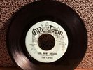 THE CAPRIS 45RPM 7” Single Old Town Records “Girl In My Dreams” (J104)