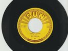 SUN 284  - ROY ORBISON - CHICKEN-HEARTED / I LIKE LOVE - 45 RPM - 1957