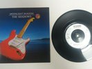 The Shadows - Moonlight Shadow / Johnny Staccato (1986) - 7