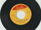 THE PENGUINS - LET ME MAKE UP YOUR MIND b/w SWEET LOVE - DOOWOP 45 RPM