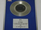 BPI Sales Award RCA Single gerahmt My Camera Never Lies Bucks Fizz Goldene Schal