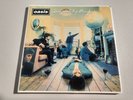 (VINYL LP RECORD) Oasis - DEFINITELY MAYBE (L0235)