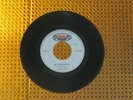 LES GITANS '' NE T'EN VAS PAS '' 45 RPM G+  QUEBEC GARAGE 1965