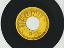 JERRY McGILL- LOVESTRUCK b/w I WANNA MAKE SWEET LOVE -ROCKABILLY SUN ORIG.45 RPM