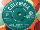 THE CAPRIS - 'THERE'S A MOON OUT TONIGHT'  RARE 1961 COLUMBIA 45 EX